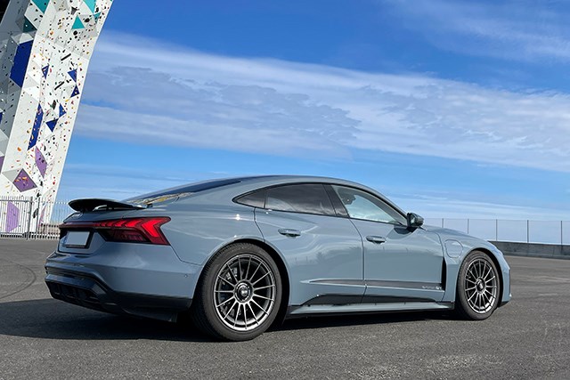 Audi e-Tron GT / OZ Superturismo AERO Star Graphite