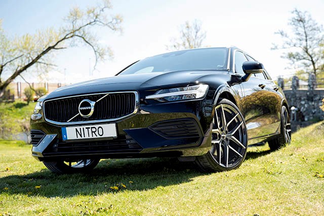 Volvo V60 Hybrid w. Nitro Throne FF