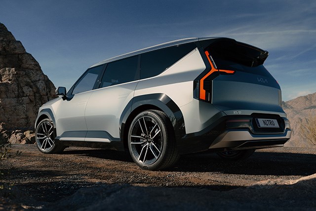 Kia EV9 / Nitro Momentum G.Blk/Pol